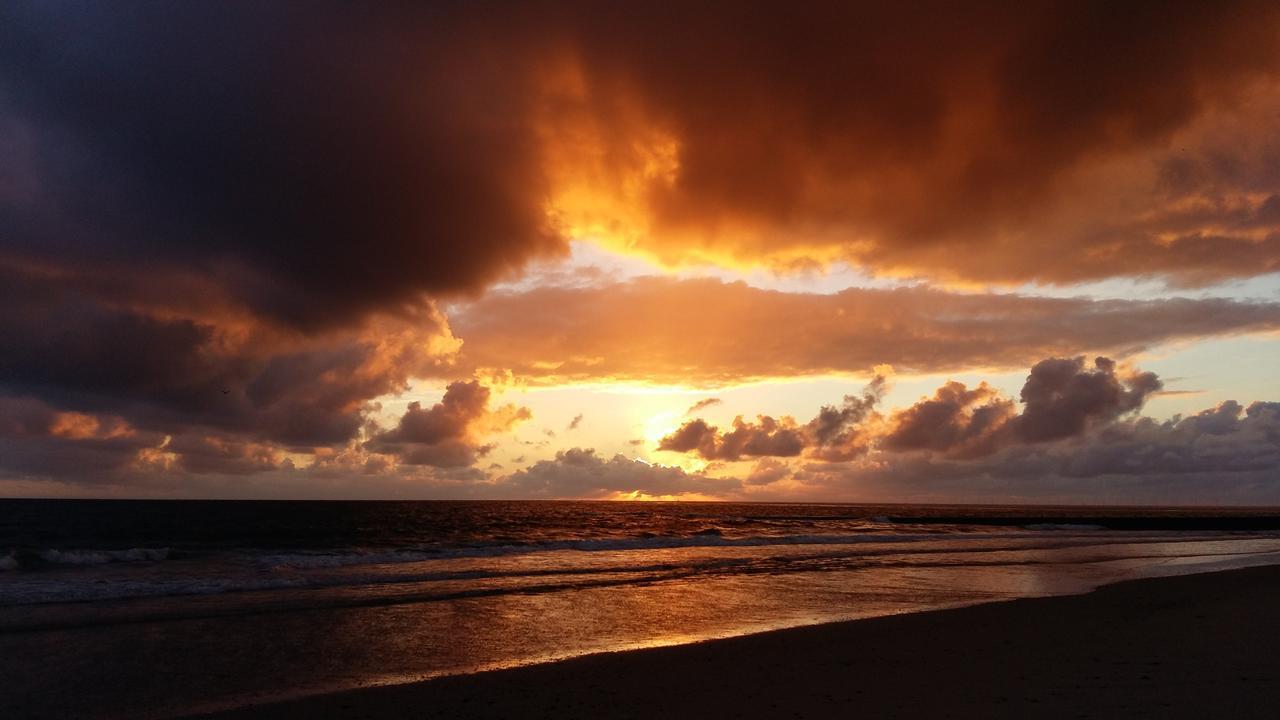 Hotel Pension Loose Borkum Bagian luar foto